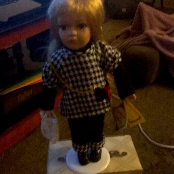 This is a collectible and it Ben with me for 6 years - Picture 1 of 5